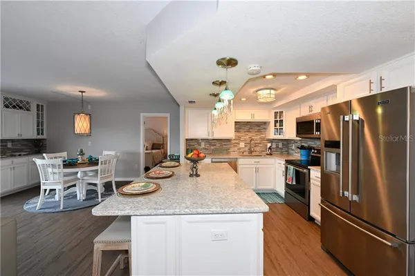 $5,000 | 800 Benjamin Franklin Drive, Unit 403, Sarasota, FL 34236