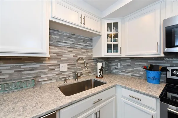 $5,000 | 800 Benjamin Franklin Drive, Unit 403, Sarasota, FL 34236