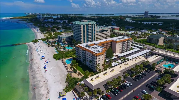 $5,000 | 800 Benjamin Franklin Drive, Unit 403, Sarasota, FL 34236