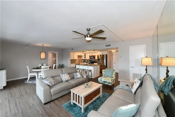 $5,000 | 800 Benjamin Franklin Drive, Unit 403, Sarasota, FL 34236