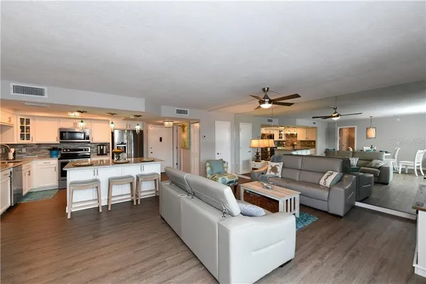 $5,000 | 800 Benjamin Franklin Drive, Unit 403, Sarasota, FL 34236