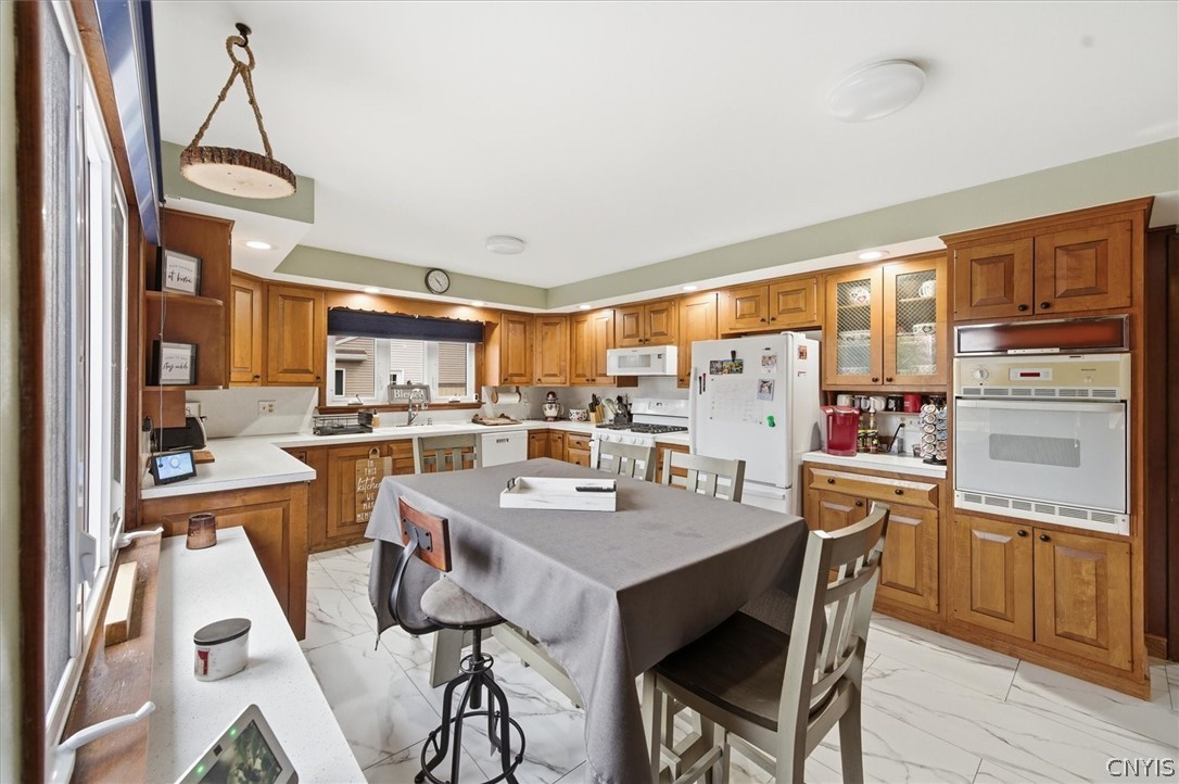 3846 East Prospect Avenue Oneida, NY 13421 - Photo 7 of 35