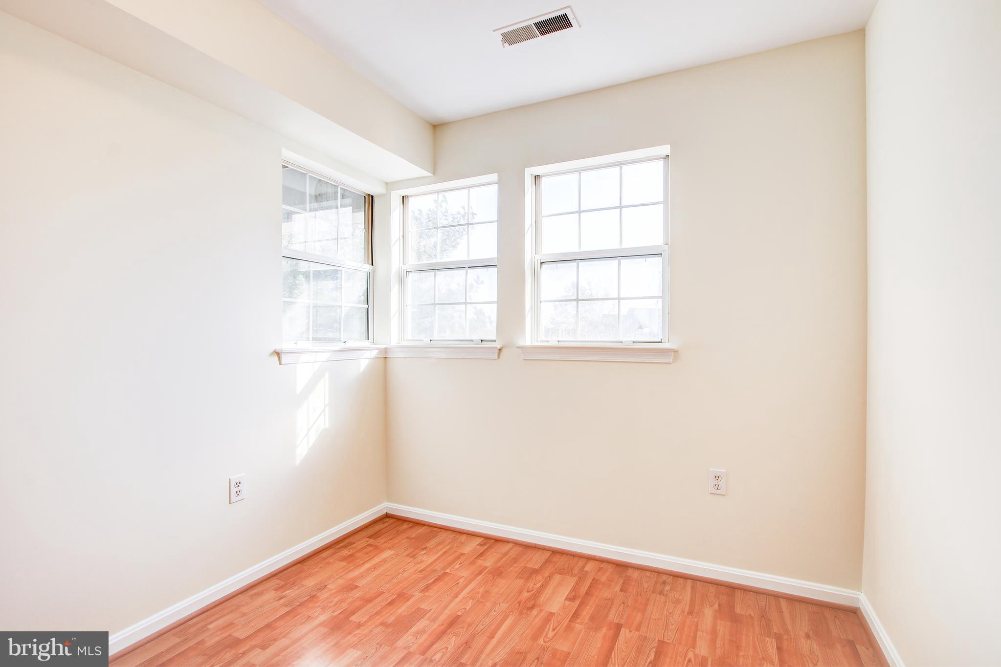8371 Montgomery Run Road, Unit H Ellicott City, MD 21043 - Photo 12 of 33 Separate Dining Room
