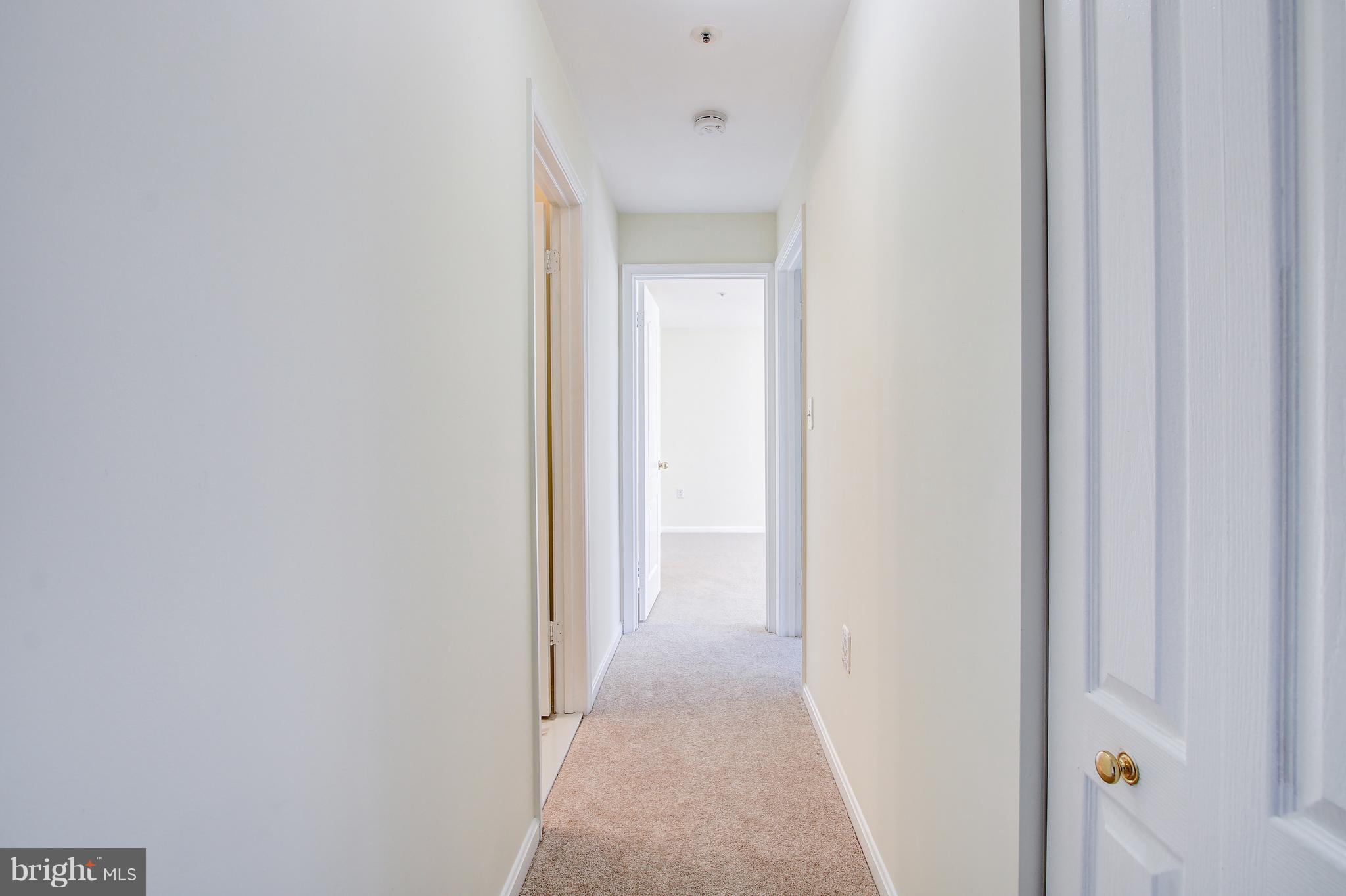 8371 Montgomery Run Road, Unit H Ellicott City, MD 21043 - Photo 21 of 33 Hallway
