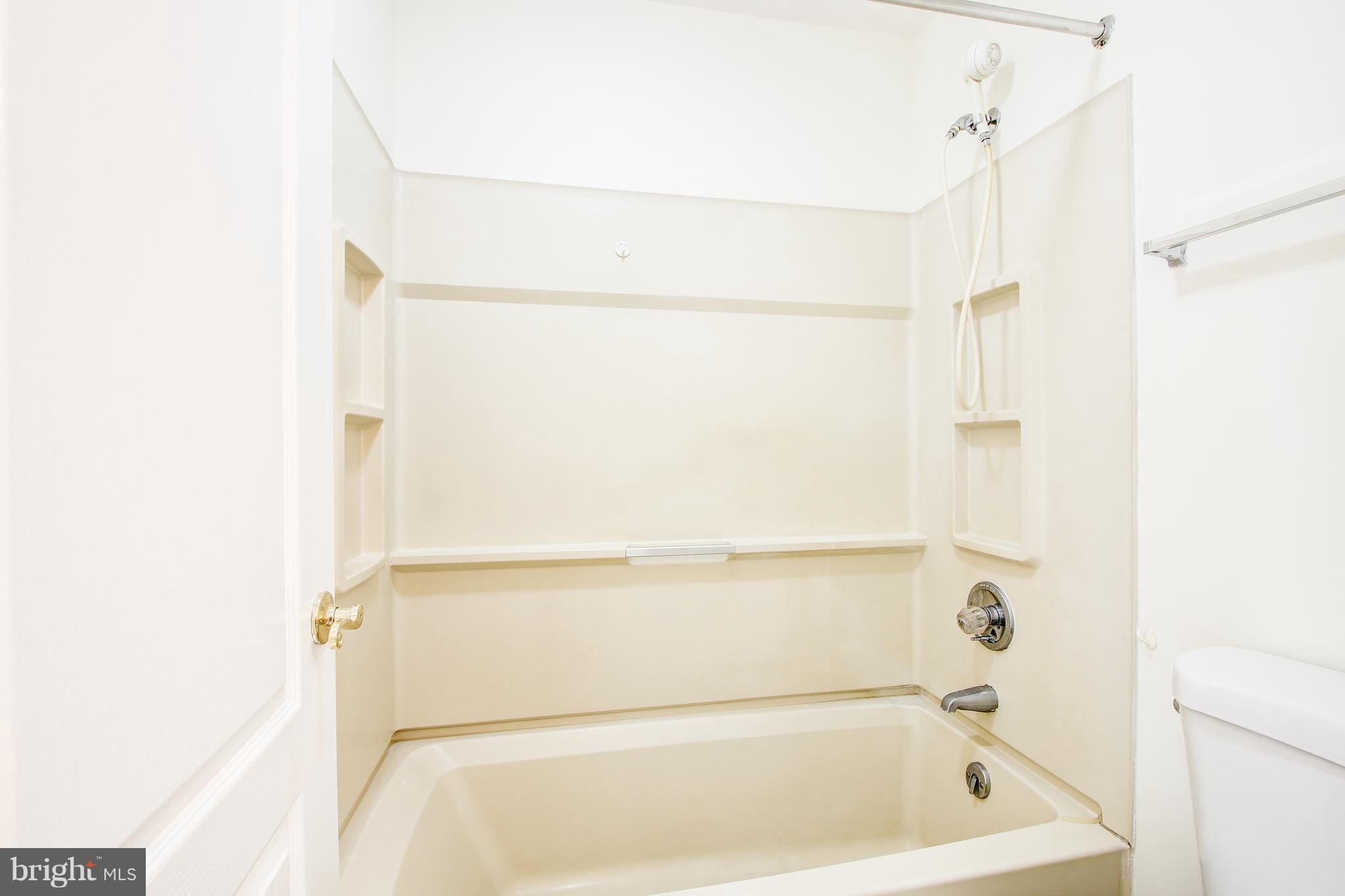 8371 Montgomery Run Road, Unit H Ellicott City, MD 21043 - Photo 27 of 33 Master Bathroom
