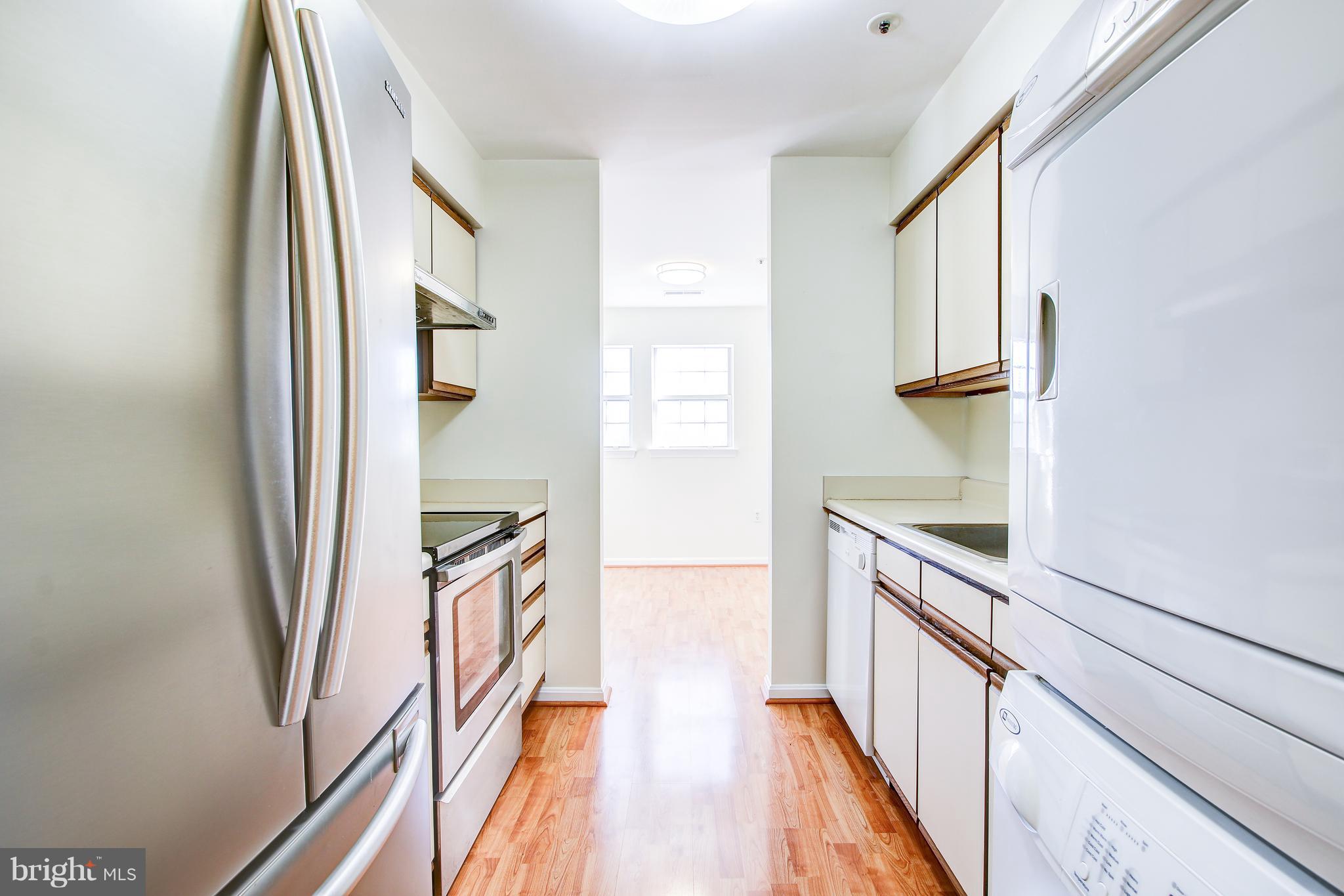8371 Montgomery Run Road, Unit H Ellicott City, MD 21043 - Photo 7 of 33 Stainless Steel Appliances