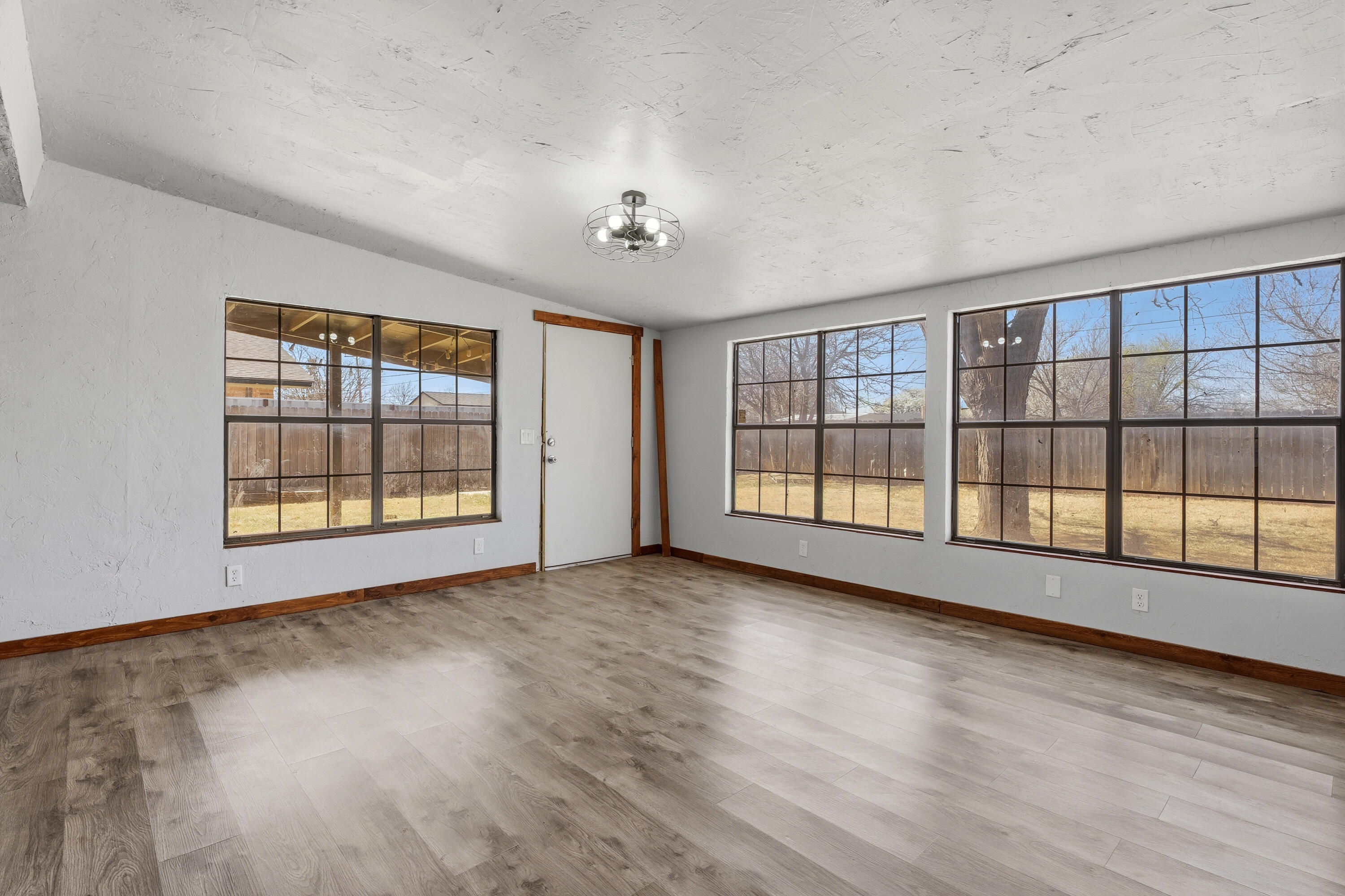 1415 Holliday Plainview, TX 79072 - Photo 6 of 25 DSC09279