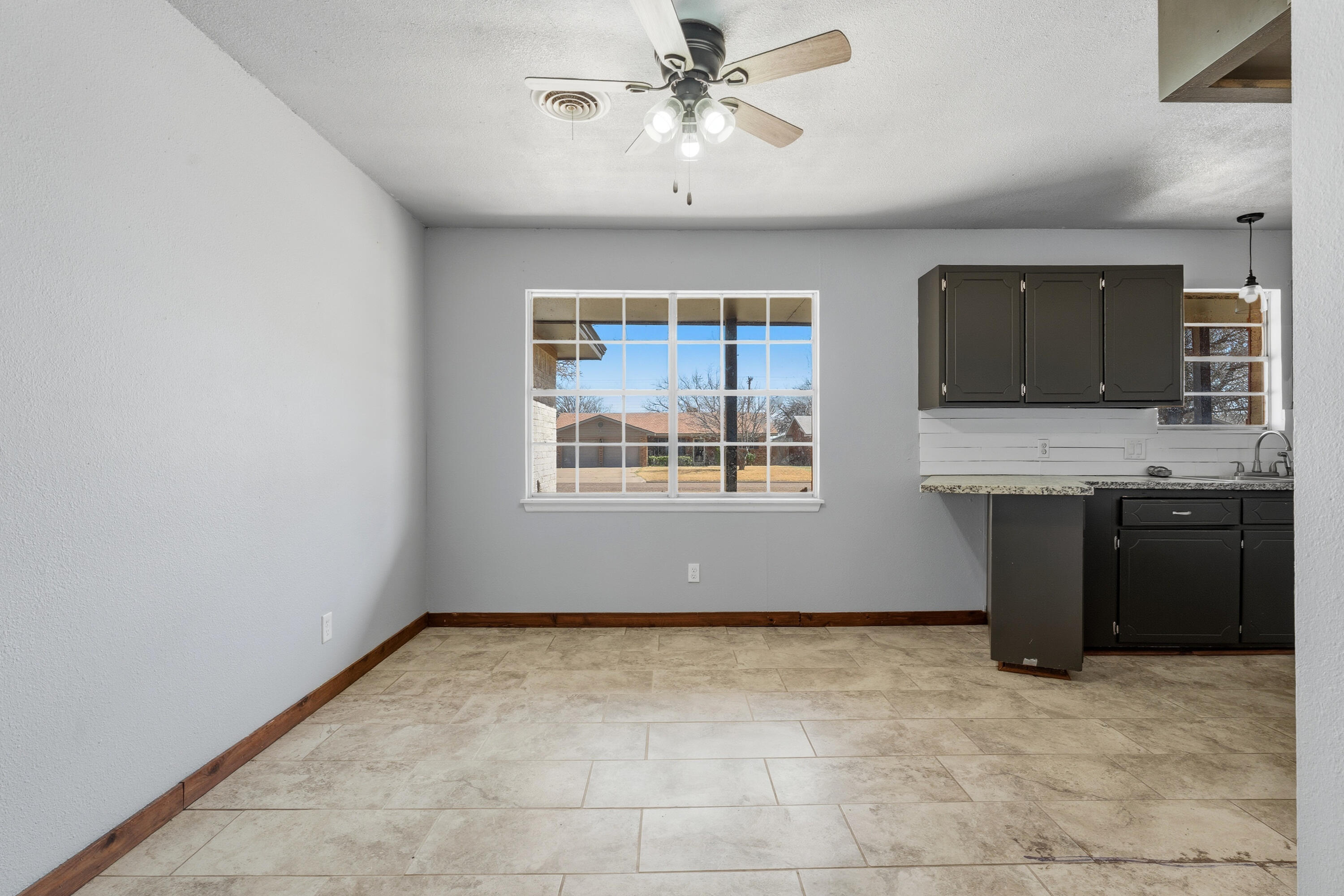 1415 Holliday Plainview, TX 79072 - Photo 8 of 25 DSC09285