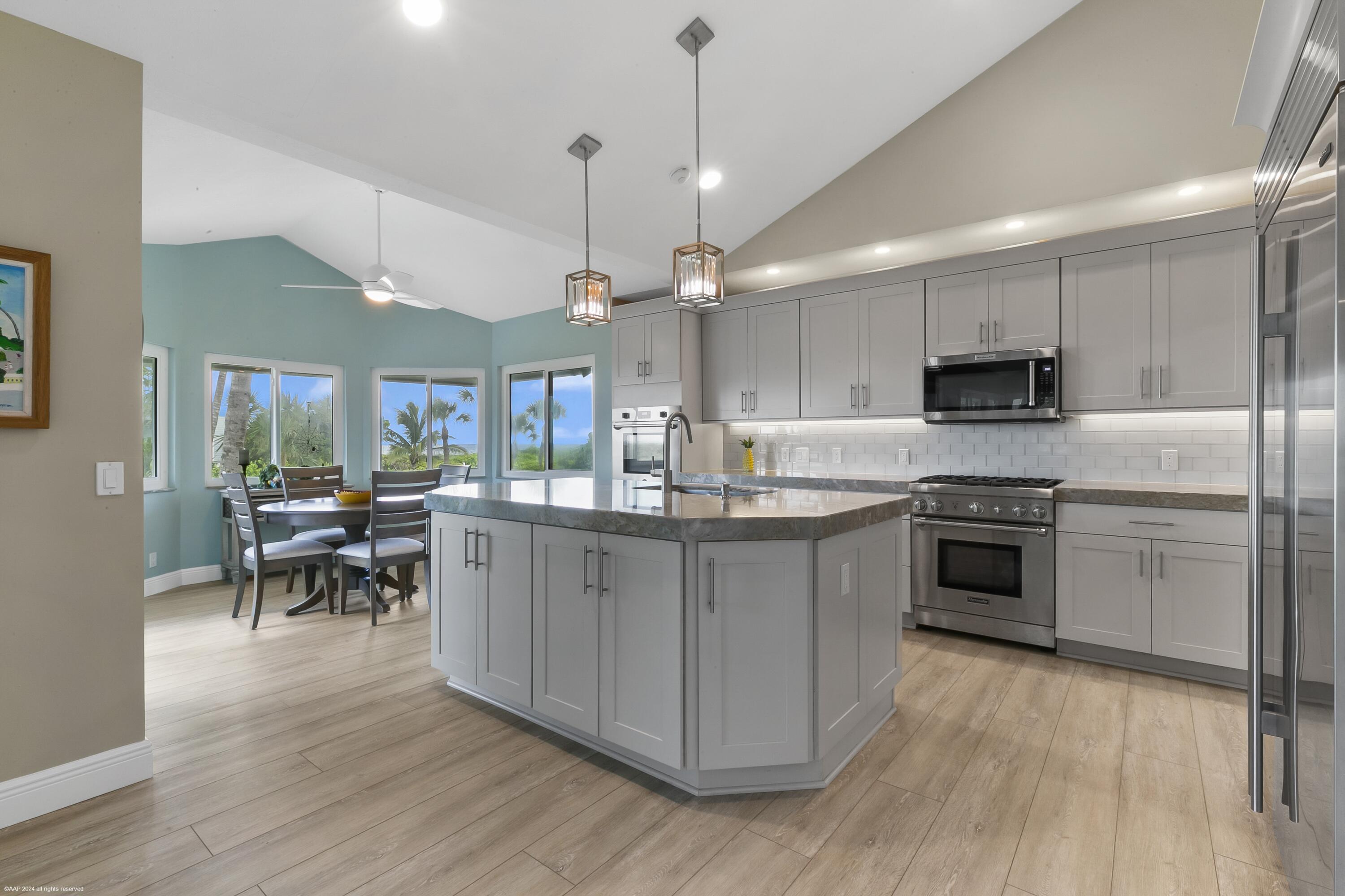 162 North Beach Road Jupiter Island, FL 33455 - Photo 30 of 73 162 North Beach Rd 030