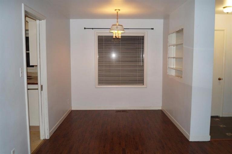 2513 Hillcrest Road Medford, OR 97504 - Photo 1 of 18 Primary Photo