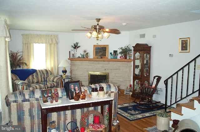 260 Rosedale Drive Manchester, PA 17345 - Photo 3 of 5 Gallery Image 3