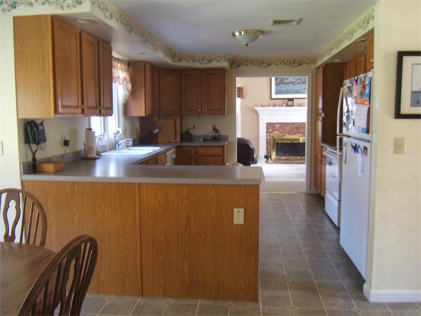43 Hunter Road Uxbridge, MA 01569 - Photo 6 of 12 Gallery Image 6