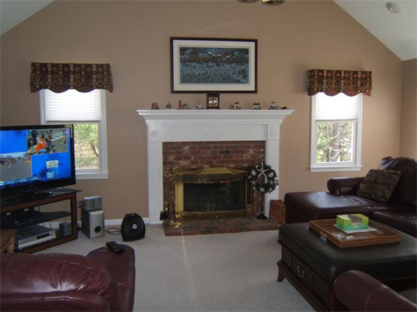 43 Hunter Road Uxbridge, MA 01569 - Photo 7 of 12 Gallery Image 7
