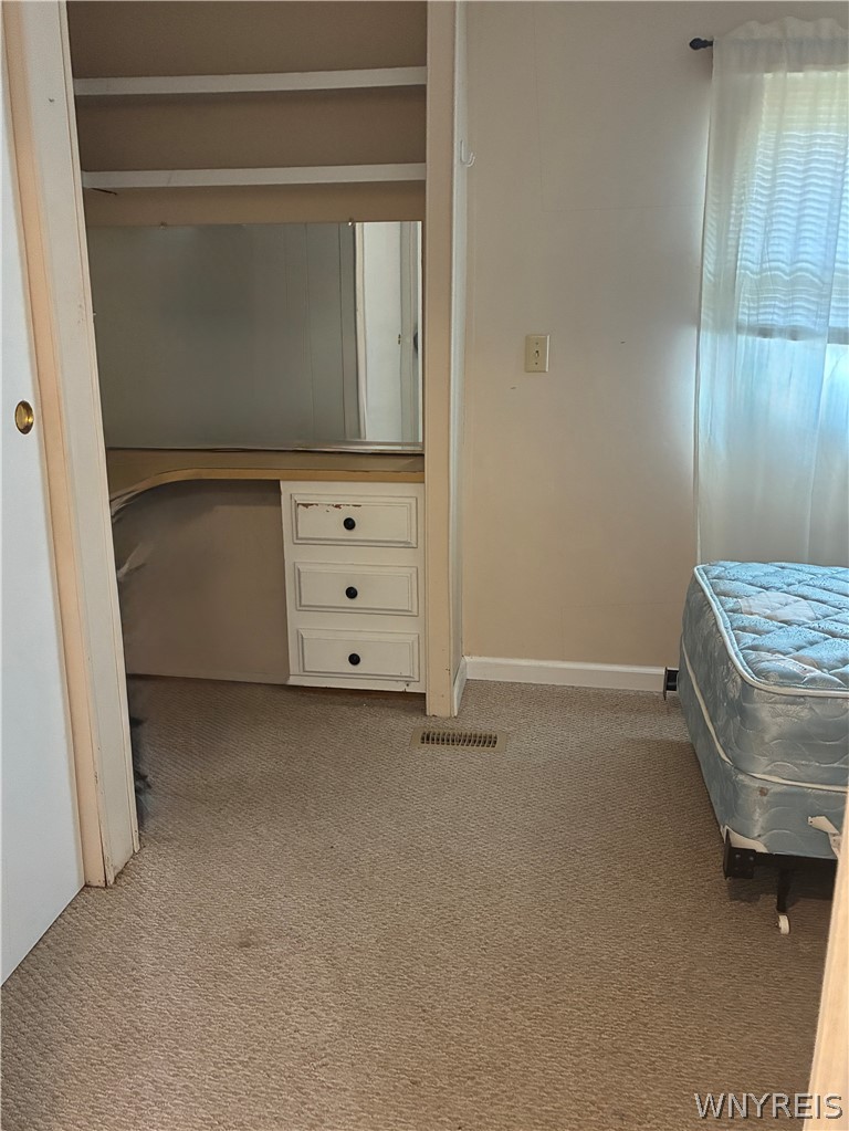 6035-286 South Transit Road, Unit 286 Lockport, NY 14094 - Photo 27 of 48 CORNER -BUILT IN DRESSING AREA