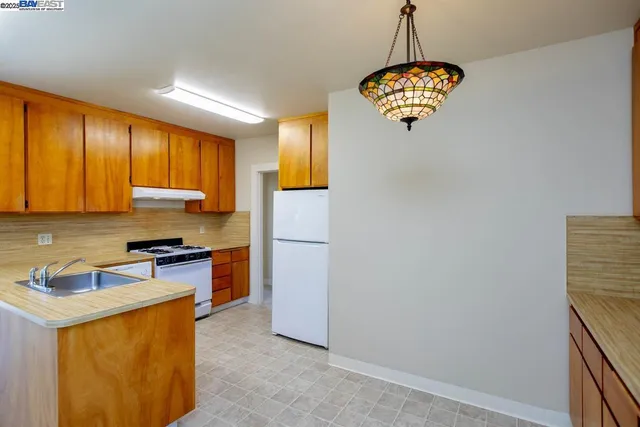 $1,095,000 | 920 Centennial Avenue, Alameda, CA 94501