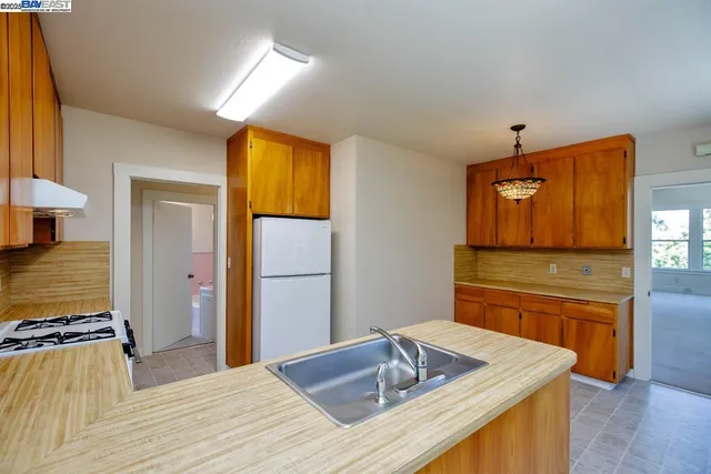 $1,095,000 | 920 Centennial Avenue, Alameda, CA 94501