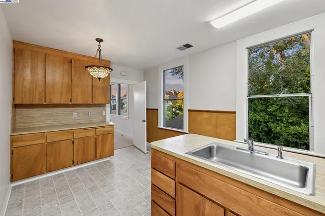 $1,095,000 | 920 Centennial Avenue, Alameda, CA 94501