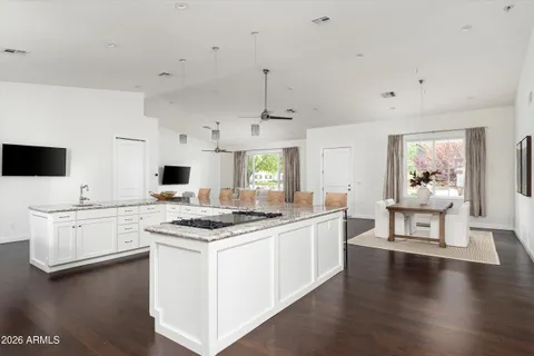$1,998,900 | 5201 East Weldon Avenue, Phoenix, AZ 85018