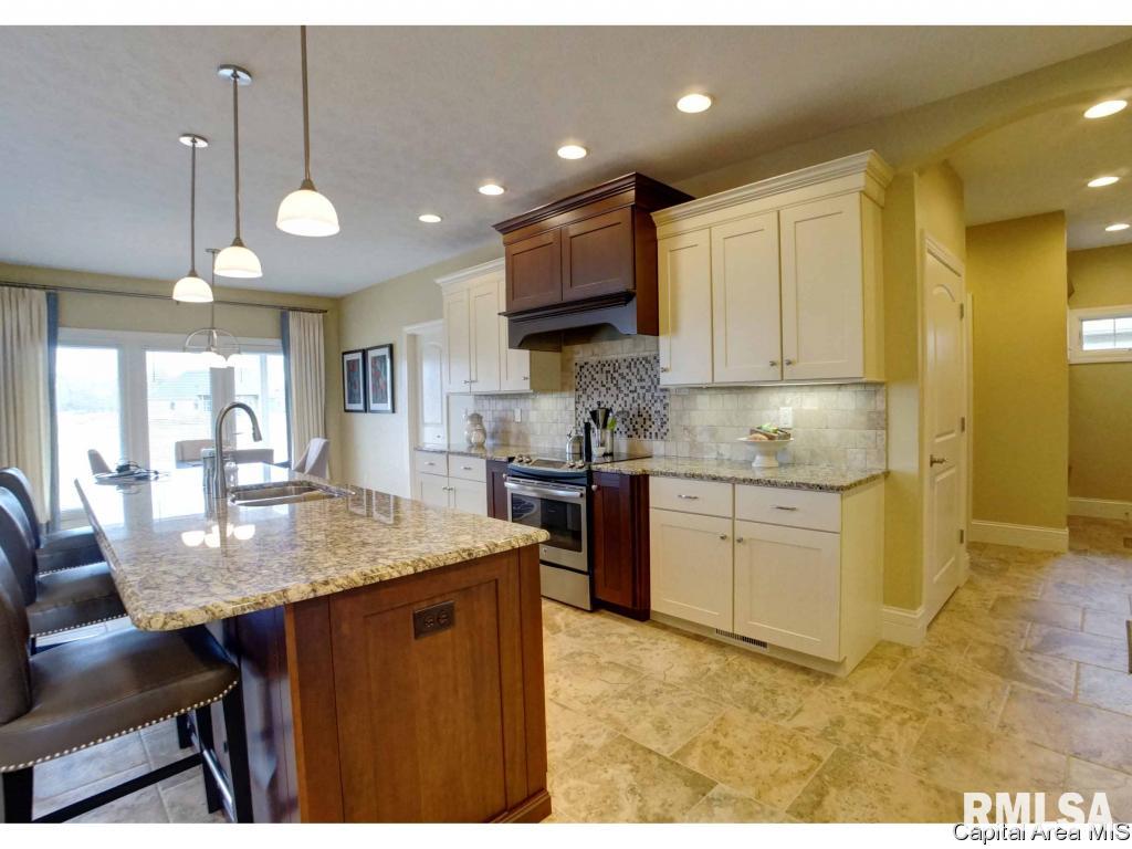 5305 Old Savannah Trail Springfield, IL 62711 - Photo 14 of 35 Gallery Image 14