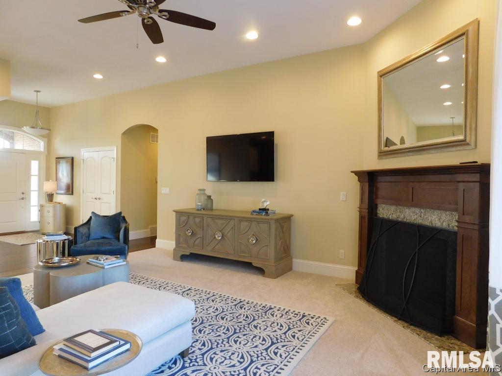 5305 Old Savannah Trail Springfield, IL 62711 - Photo 10 of 35 Gallery Image 10