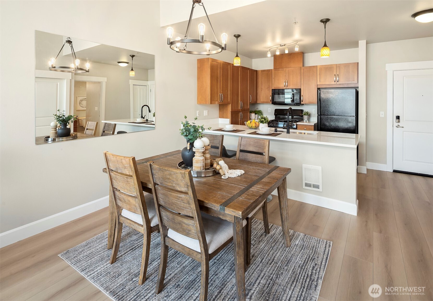 1840 25th Avenue Northeast, Unit 412 Issaquah, WA 98029 - Photo 3 of 18