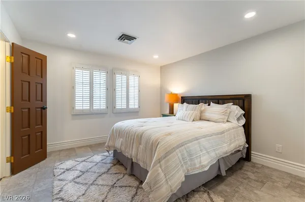 $5,000 | 2845 Queens Courtyard Drive, Las Vegas, NV 89109