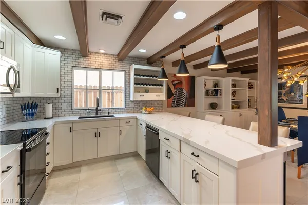 $5,000 | 2845 Queens Courtyard Drive, Las Vegas, NV 89109