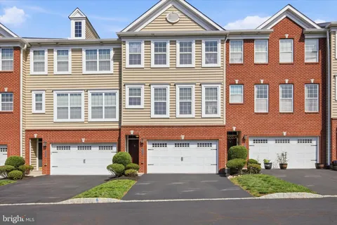$425,000 | 15 Wildflower Court, Telford, PA 18969