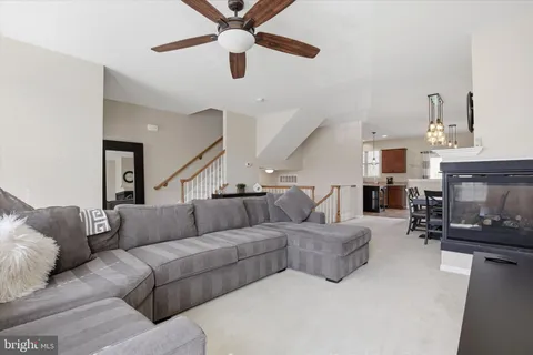 $425,000 | 15 Wildflower Court, Telford, PA 18969