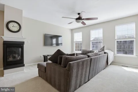 $425,000 | 15 Wildflower Court, Telford, PA 18969