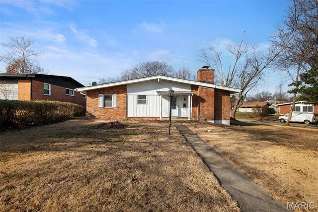 $429,000 | 515 Crestvale Drive, Rock Hill, MO 63119