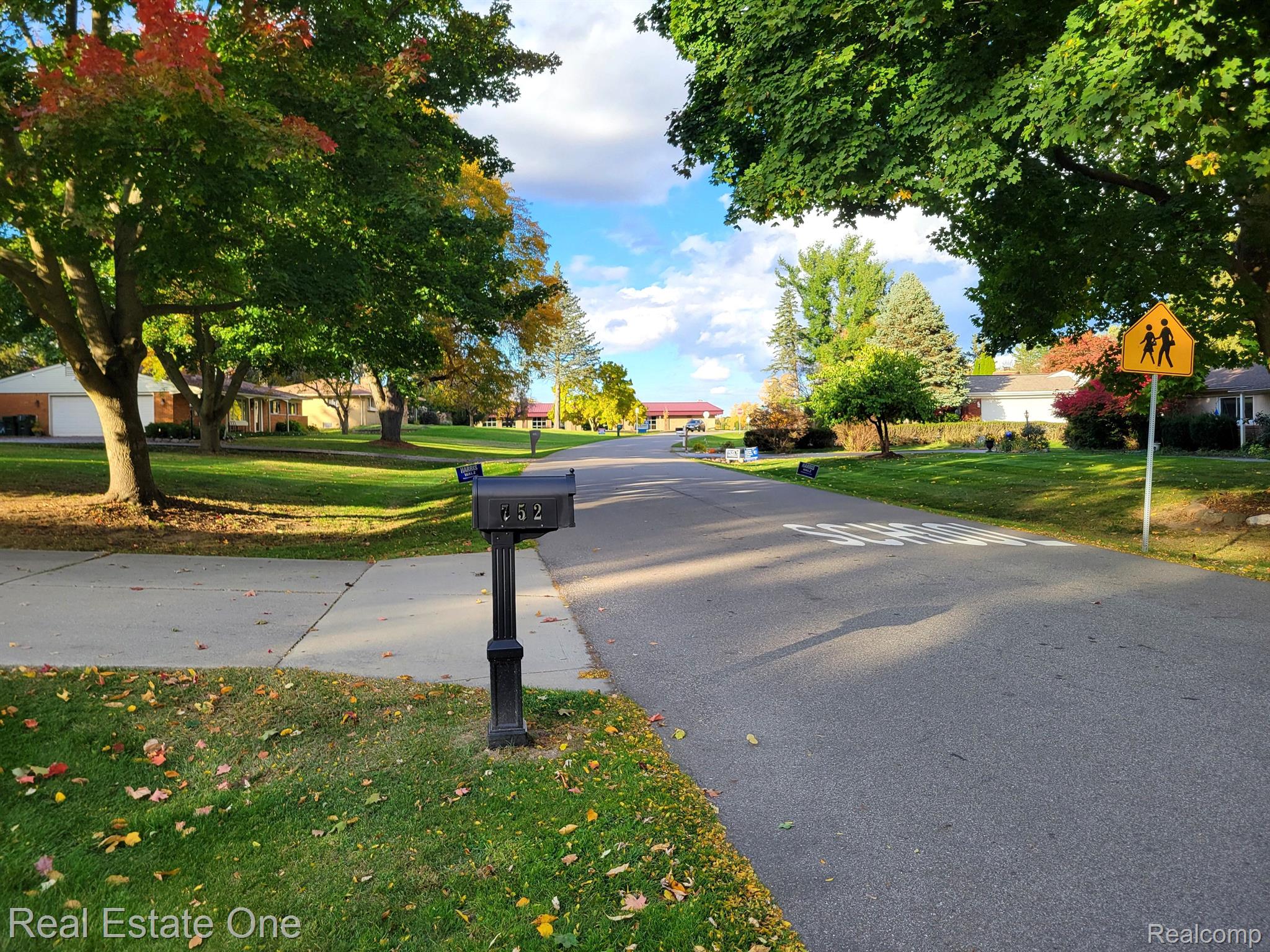 772 Castlebar Drive Rochester, MI 48309 - Photo 11 of 47 Street View