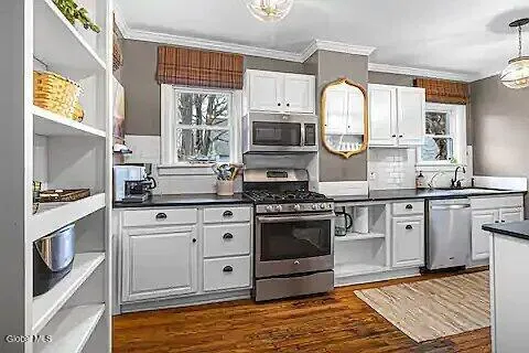 $3,400 | 64 Second Street, Saratoga Springs, NY 12866
