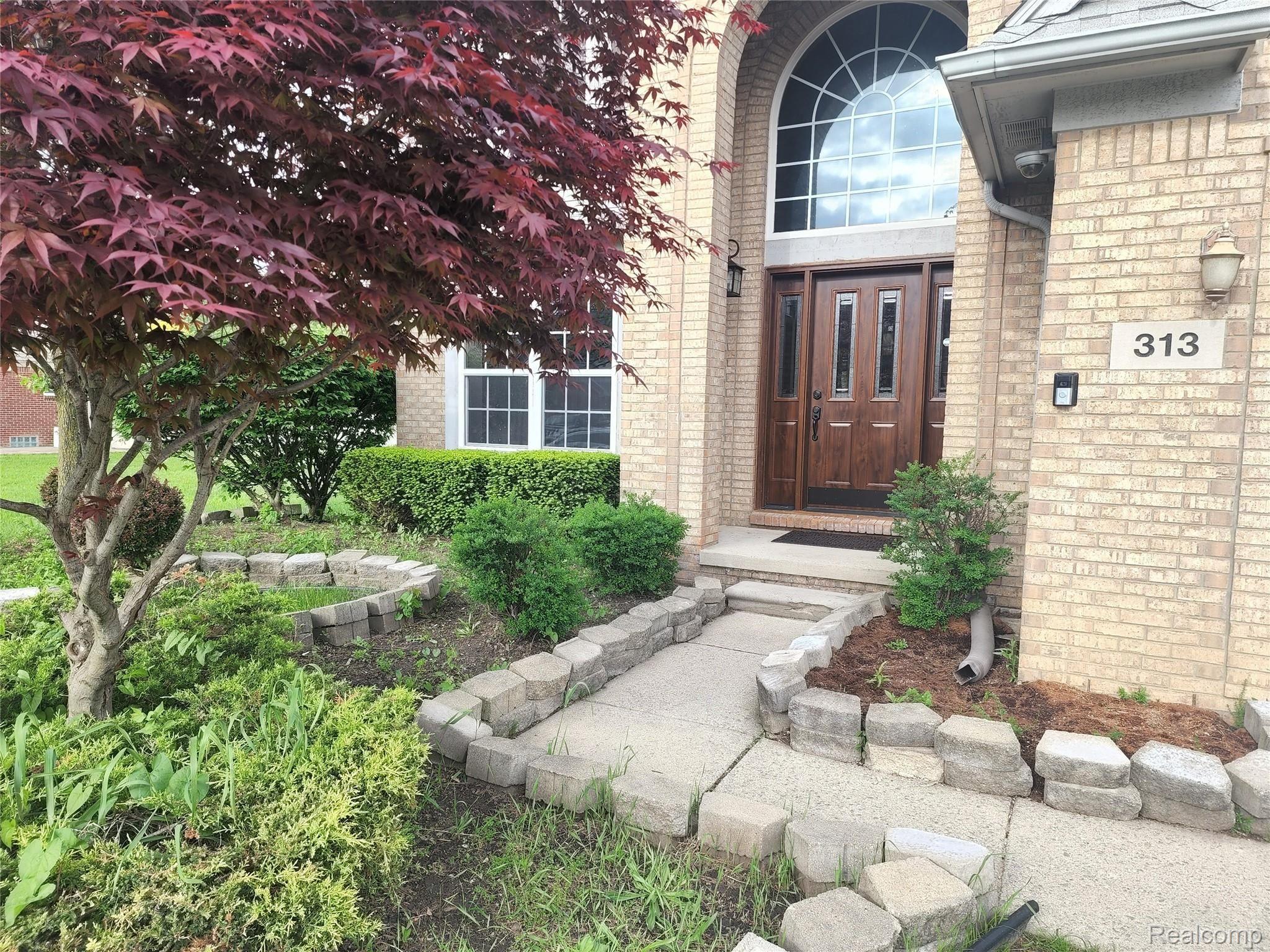 313 Cherry Lane Inkster, MI 48141 - Photo 4 of 32 20220523_182343.jpg
