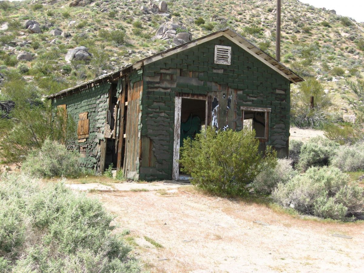 350 Little Lake Road Inyokern, CA 93527 - Photo 2 of 26 a front view of a house with a yard