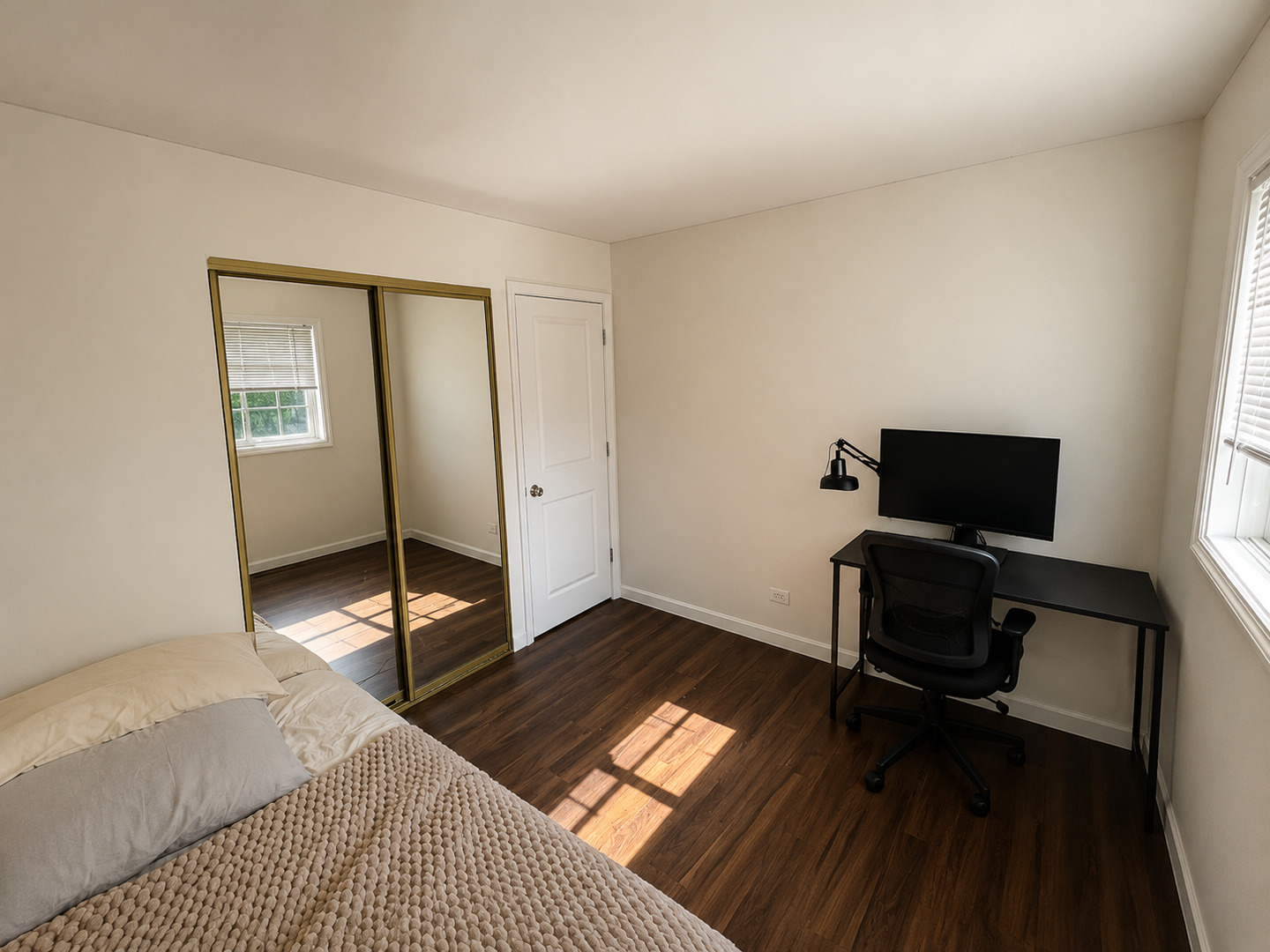 2010 Carleton Road Hoffman Estates, IL 60169 - Photo 4 of 24