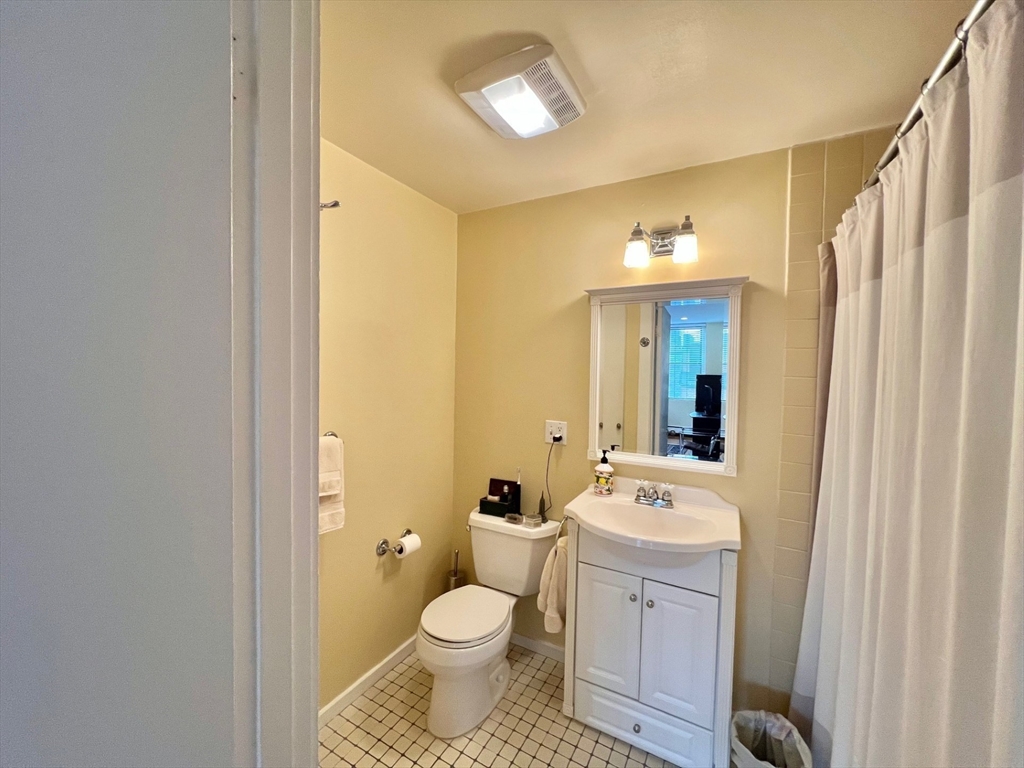 19 Fayette Street, Unit 7 Boston, MA 02116 - Photo 9 of 14