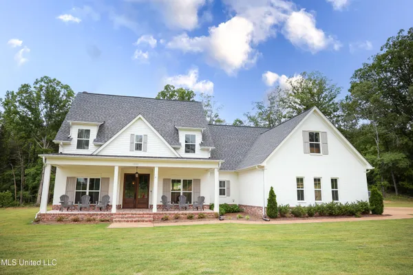 $560,000 | 13033 Pebble Vw Drive, Byhalia, MS 38611