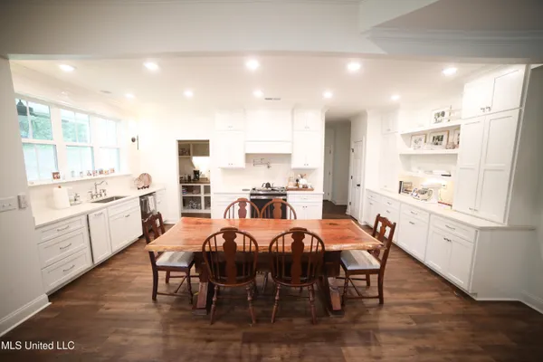 $560,000 | 13033 Pebble Vw Drive, Byhalia, MS 38611