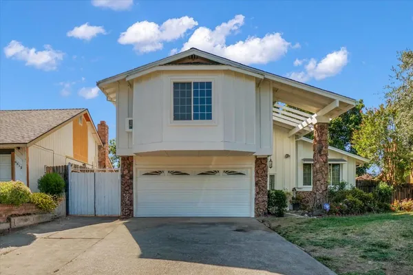$750,000 | 6308 Hillsdale Boulevard, Sacramento, CA 95842