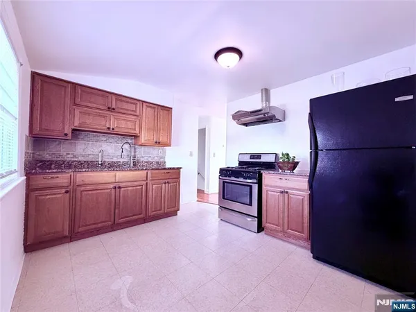 $2,400 | 33 Homestead Place, Unit 2, Bergenfield, NJ 07621