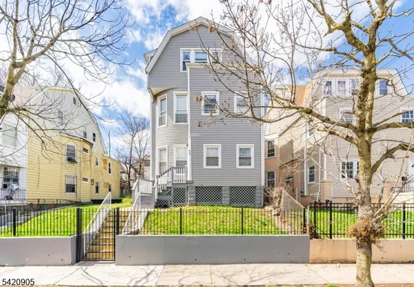 $2,200 | 59 Farley Avenue, Unit 3, Newark, NJ 07108