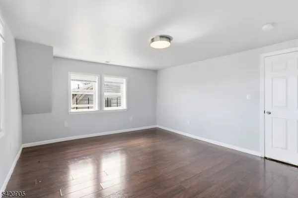 $2,200 | 59 Farley Avenue, Unit 3, Newark, NJ 07108