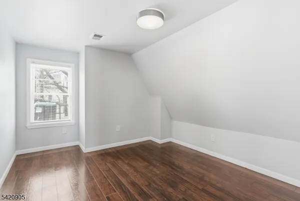 $2,200 | 59 Farley Avenue, Unit 3, Newark, NJ 07108