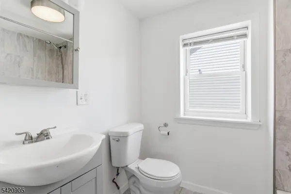 $2,200 | 59 Farley Avenue, Unit 3, Newark, NJ 07108