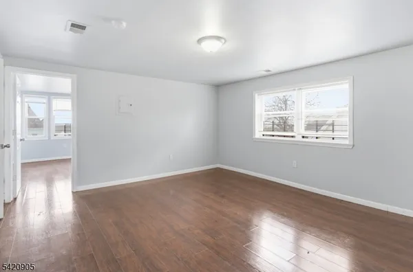 $2,200 | 59 Farley Avenue, Unit 3, Newark, NJ 07108