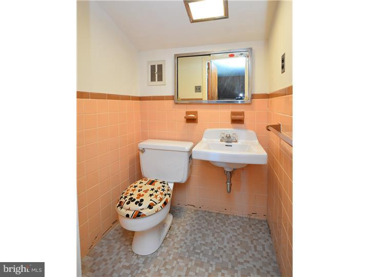 2207 Cambridge Road Broomall, PA 19008 - Photo 20 of 25 Gallery Image 20