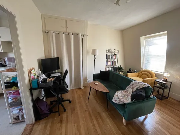 $2,200 | 155 Pearl Street, Unit 2, Somerville, MA 02145
