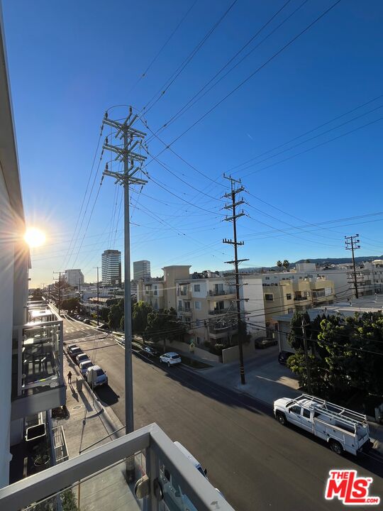 1301 South Westgate Avenue, Unit 302 Los Angeles, CA 90025 - Photo 10 of 12