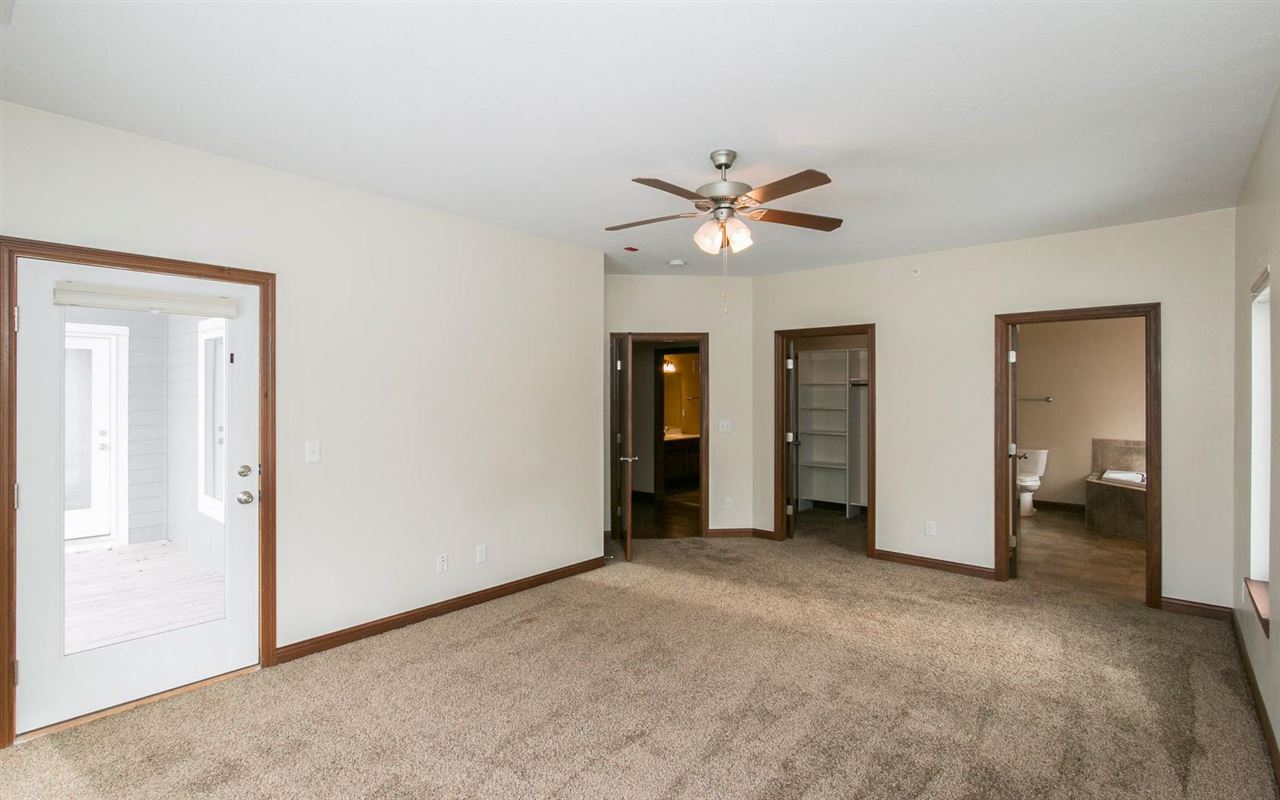 1092 Walnut Avenue, Unit 118 Riverside, IA 52327 - Photo 9 of 16 Gallery Image 9